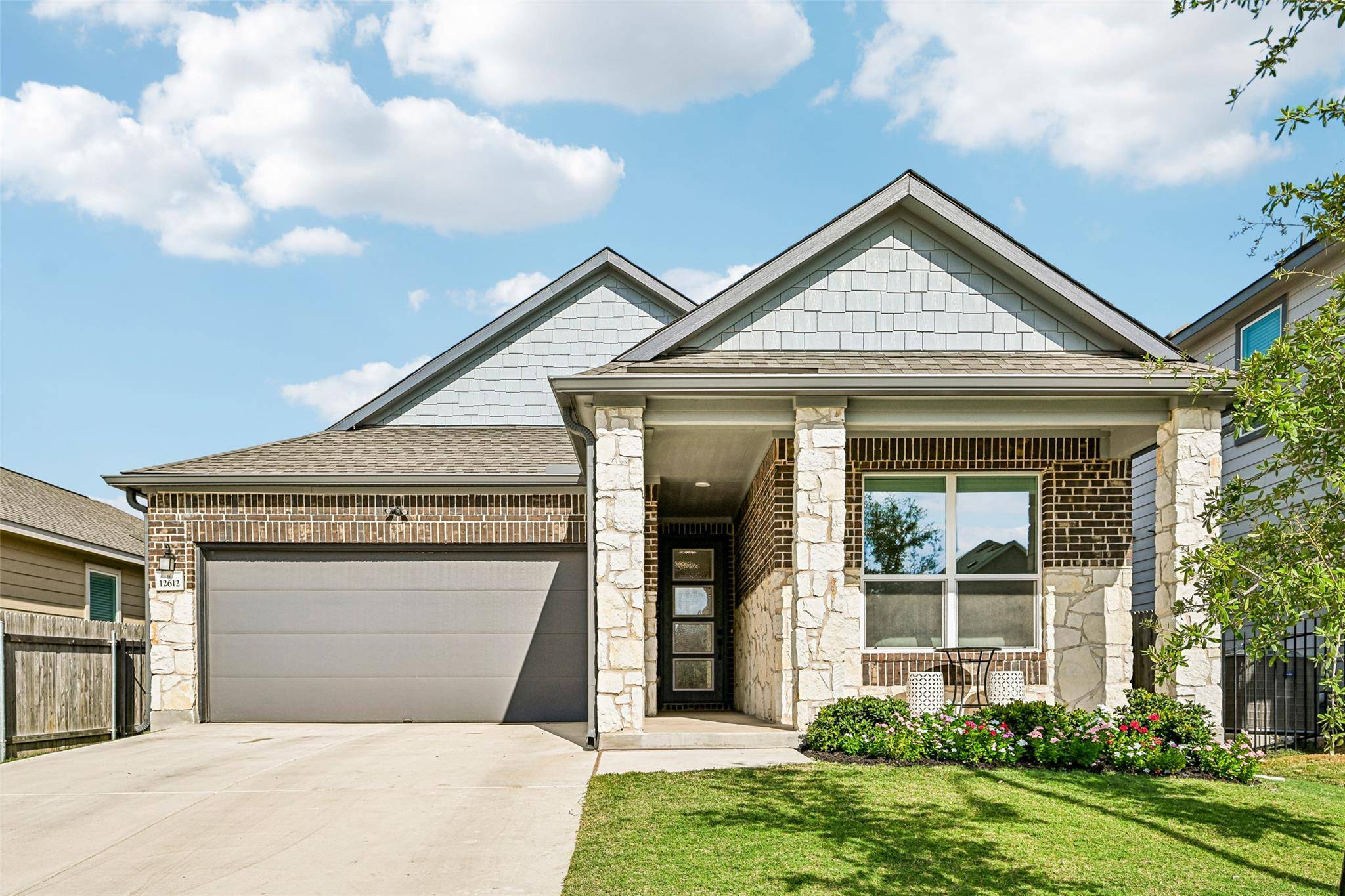 12612 Oxford Vineyard LN, Manor, TX 78653