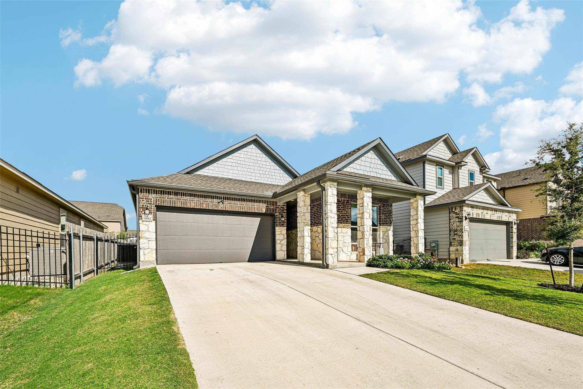 12612 Oxford Vineyard LN, Manor, TX 78653