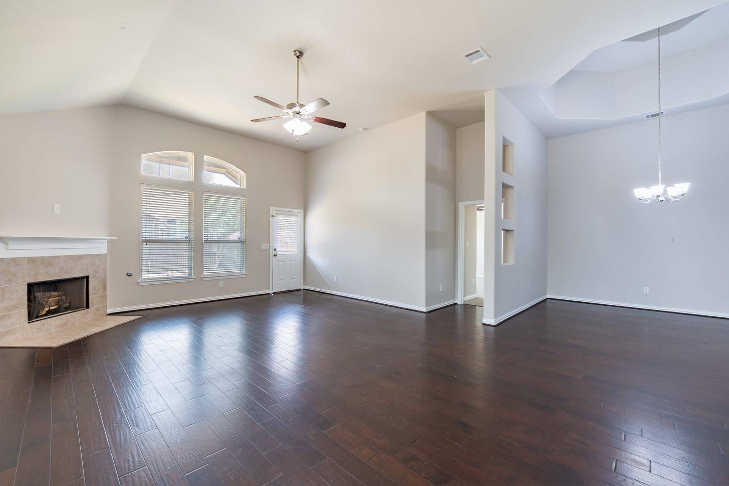 8258 Arezzo DR, Round Rock, TX 78665