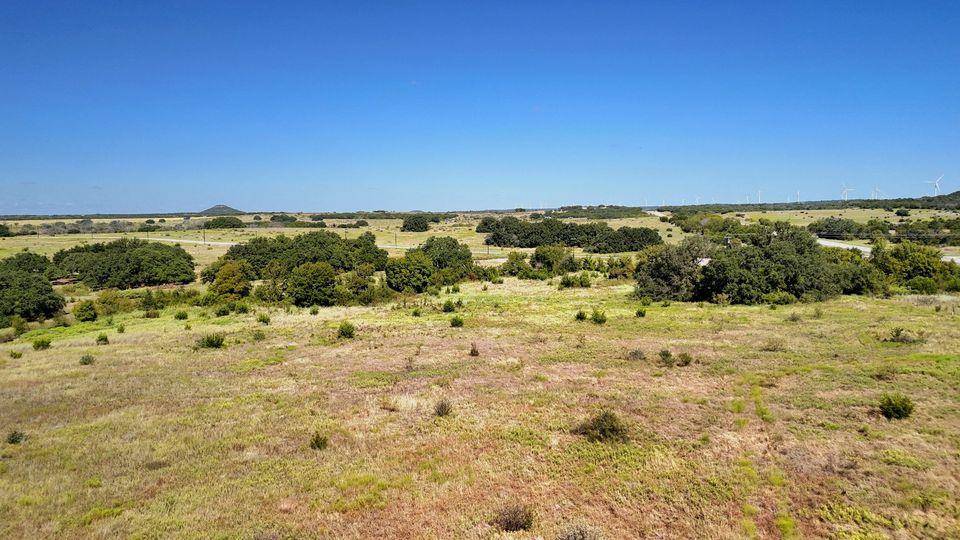 201 W Rolling Oaks DR, Goldthwaite, TX 78644