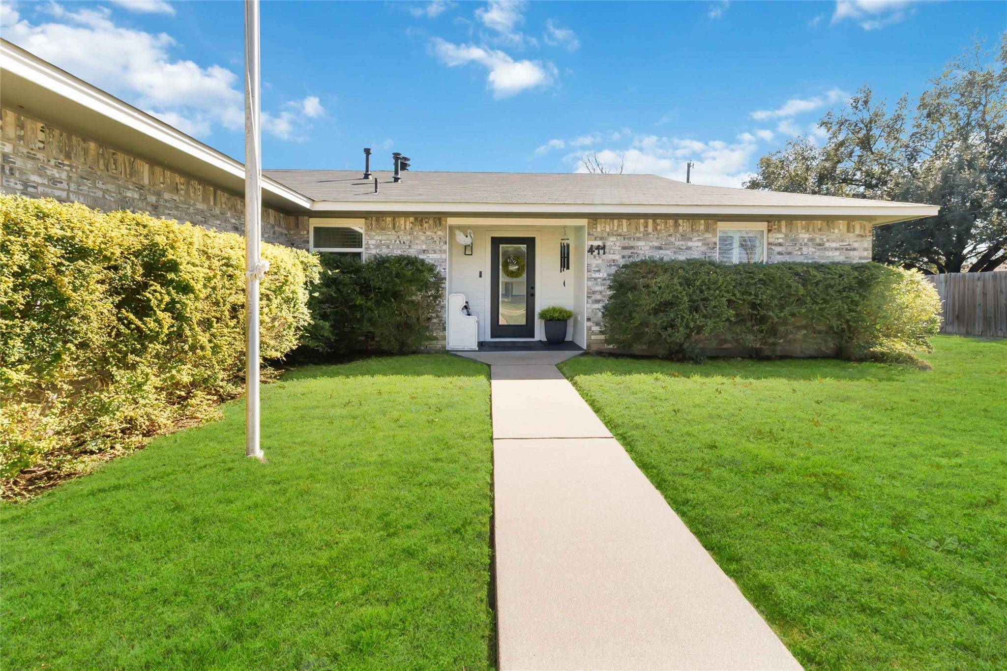 411 Oak ST, Bastrop, TX 78602