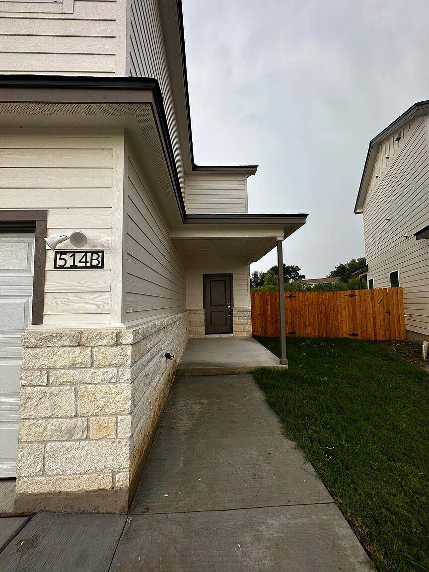 514 War Adminral Dr #B, Jarrell, TX 76537
