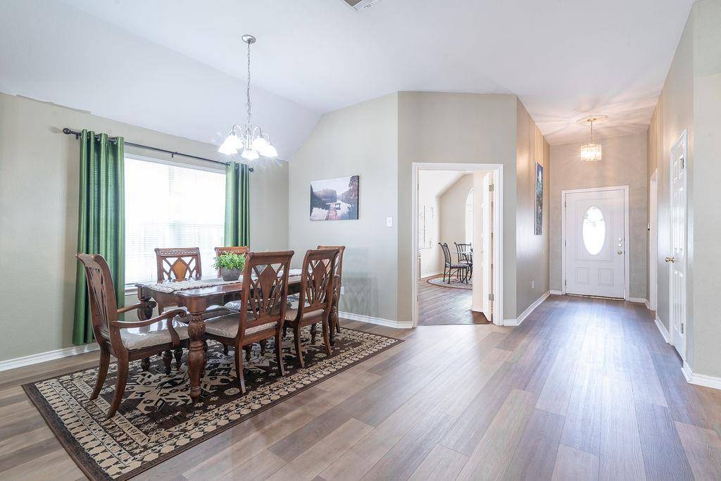 2200 Grove DR, Round Rock, TX 78681