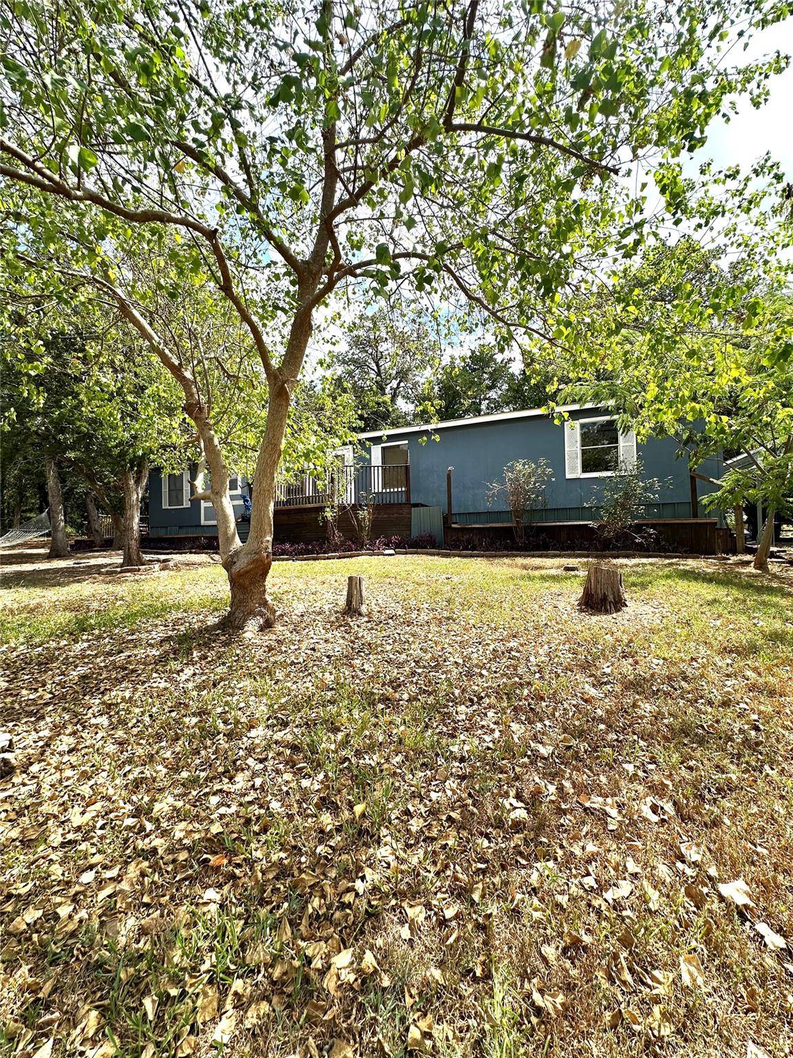117 Shoshoni DR, Smithville, TX 78957