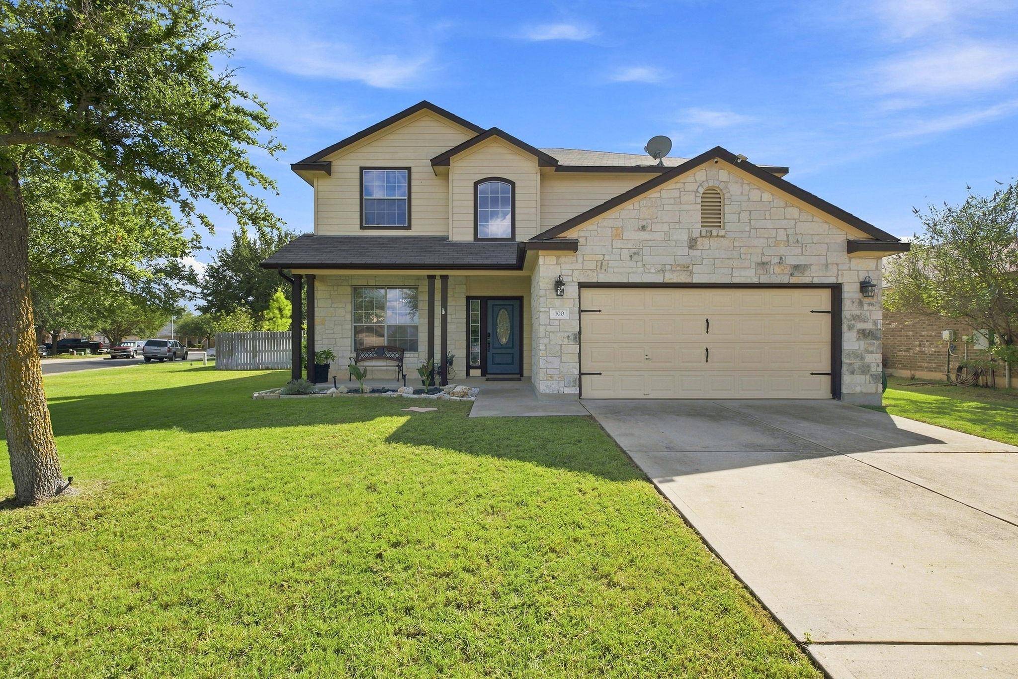100 Wild Cat DR, Bastrop, TX 78602