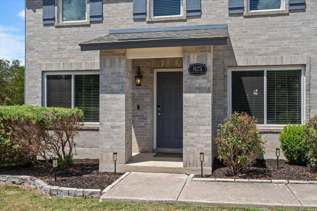 821 Bella Vista CIR, Kyle, TX 78640