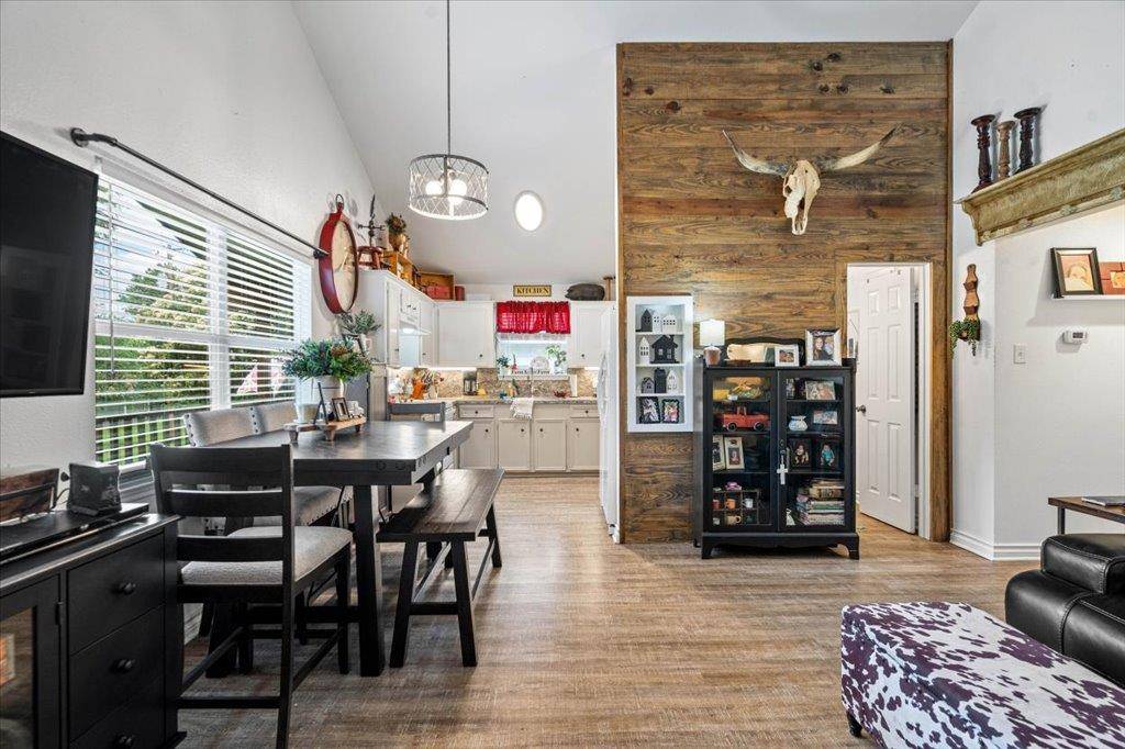 150 Copeland Hill RD, Smithville, TX 78957