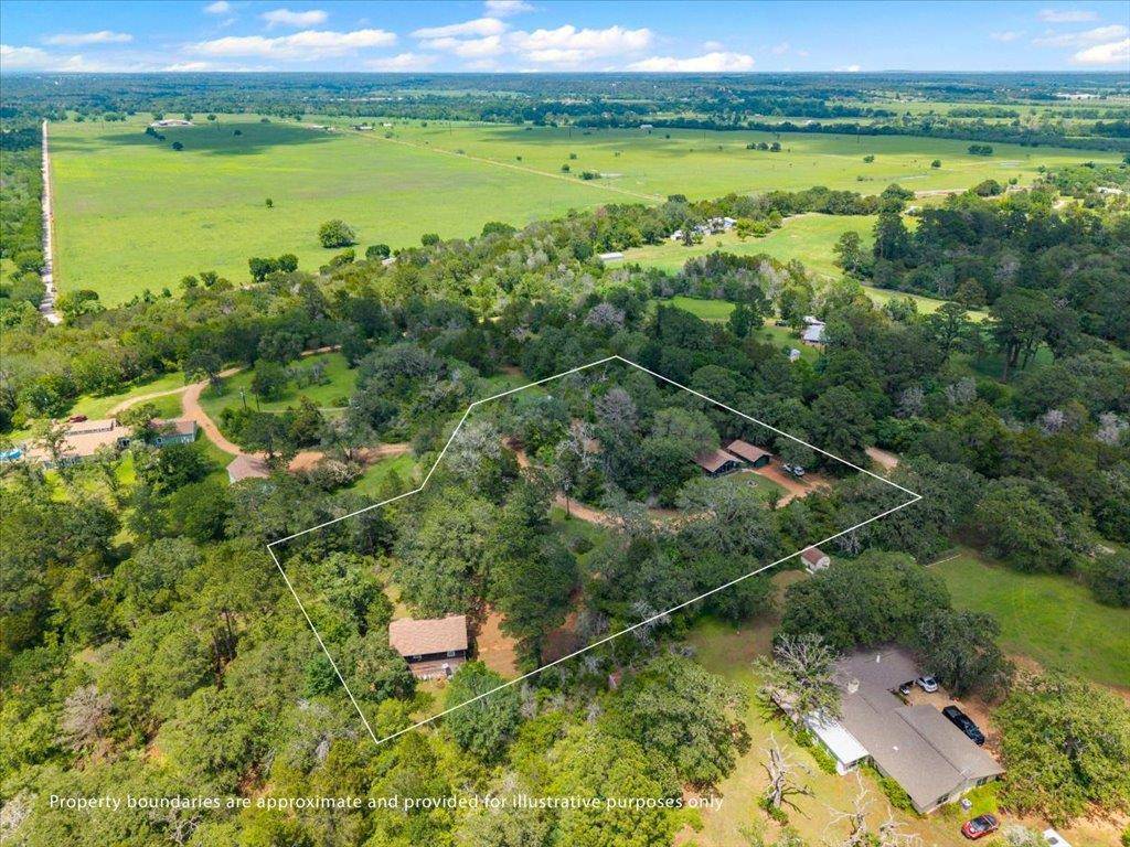 150 Copeland Hill RD, Smithville, TX 78957