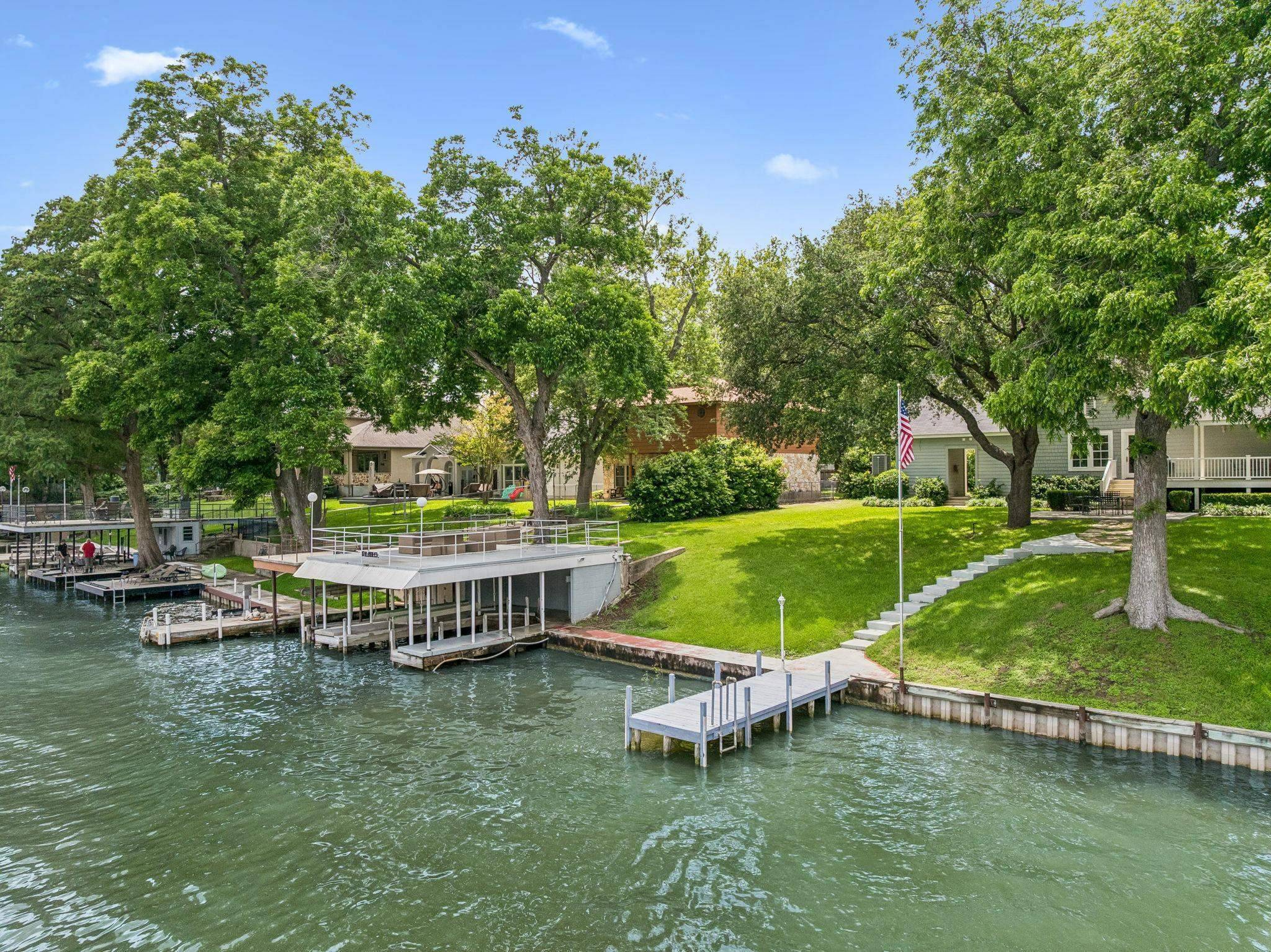 2319 Terminal Loop DR, Mcqueeney, TX 78123