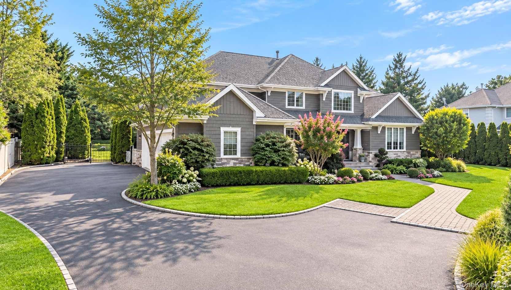 23 Jagger CT, Melville, NY 11747