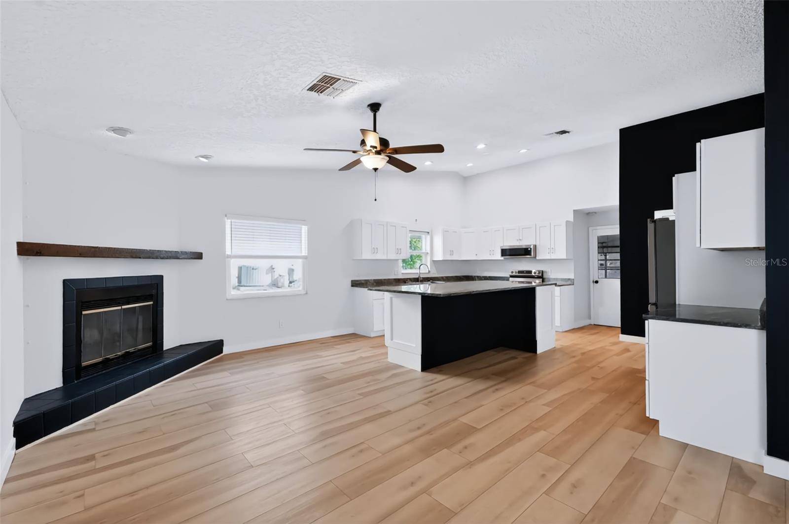 1035 ANCLOTE DR, Tarpon Springs, FL 34689