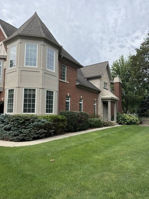 140 Roundtree CT, Bloomingdale, IL 60108