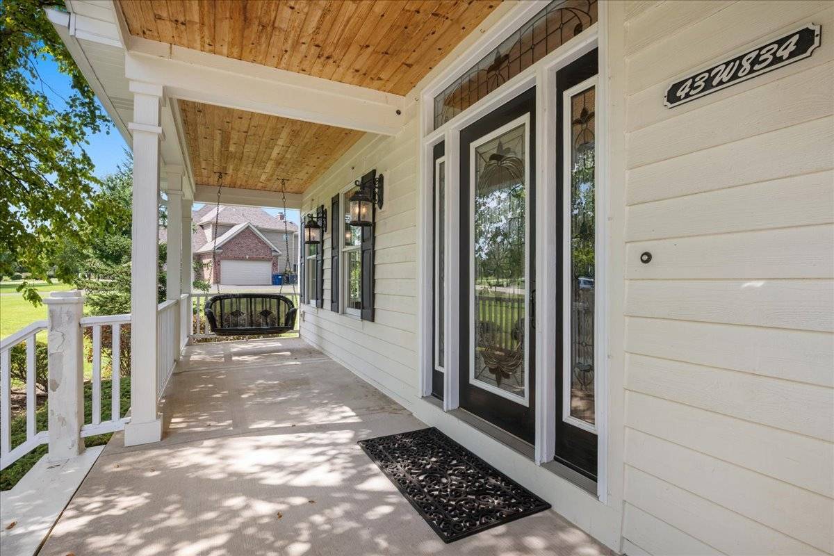 43W834 Morningside CT, St. Charles, IL 60175