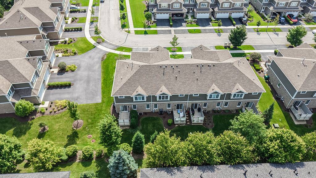 14277 Lacey DR, Lemont, IL 60439