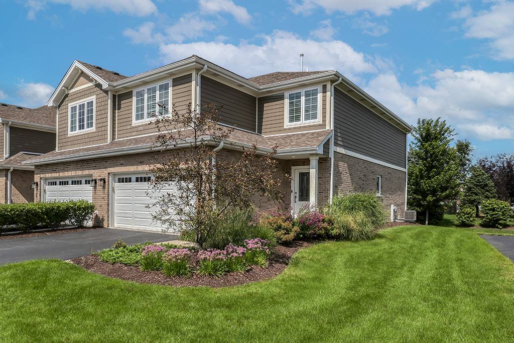 14277 Lacey DR, Lemont, IL 60439