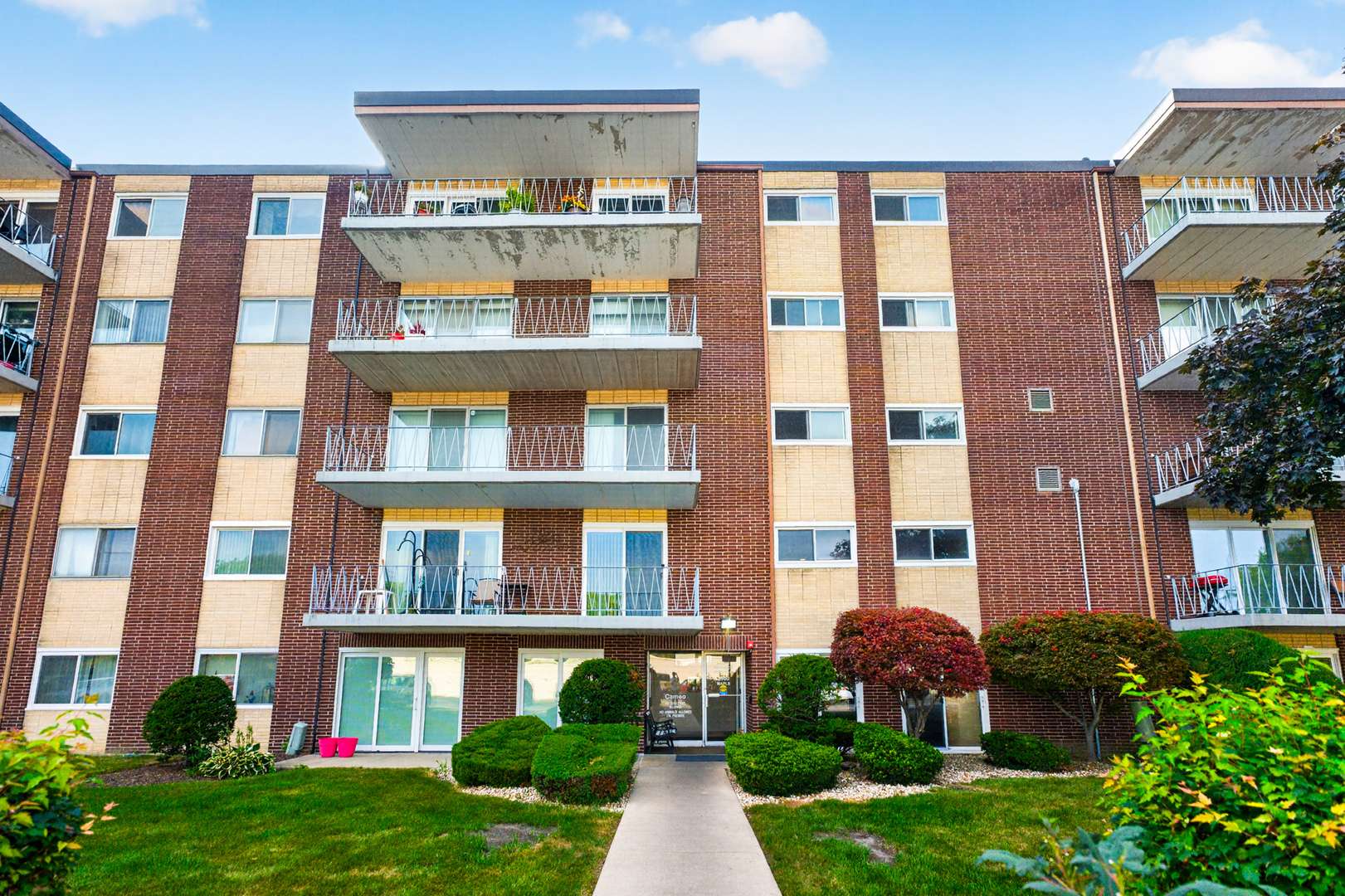 2900 Maple AVE #14E, Downers Grove, IL 60515