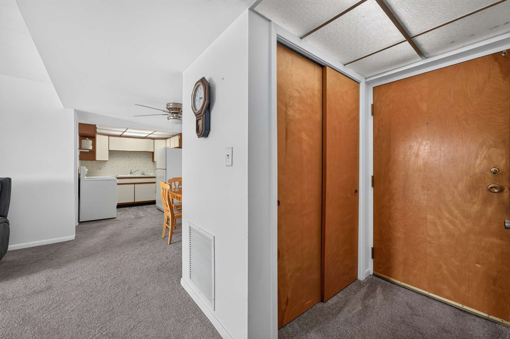 2900 Maple AVE #14E, Downers Grove, IL 60515