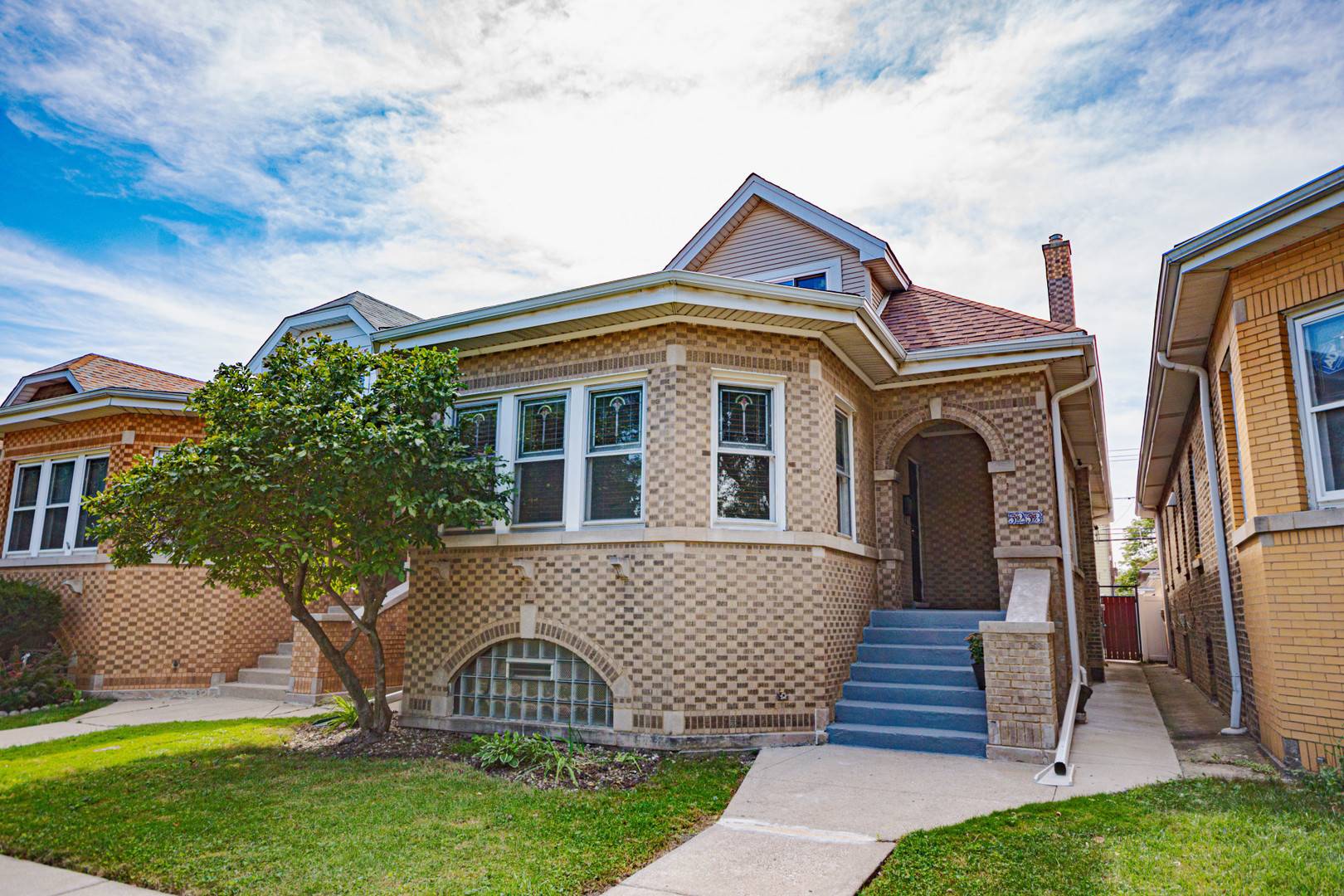 5253 W Wrightwood AVE, Chicago, IL 60639