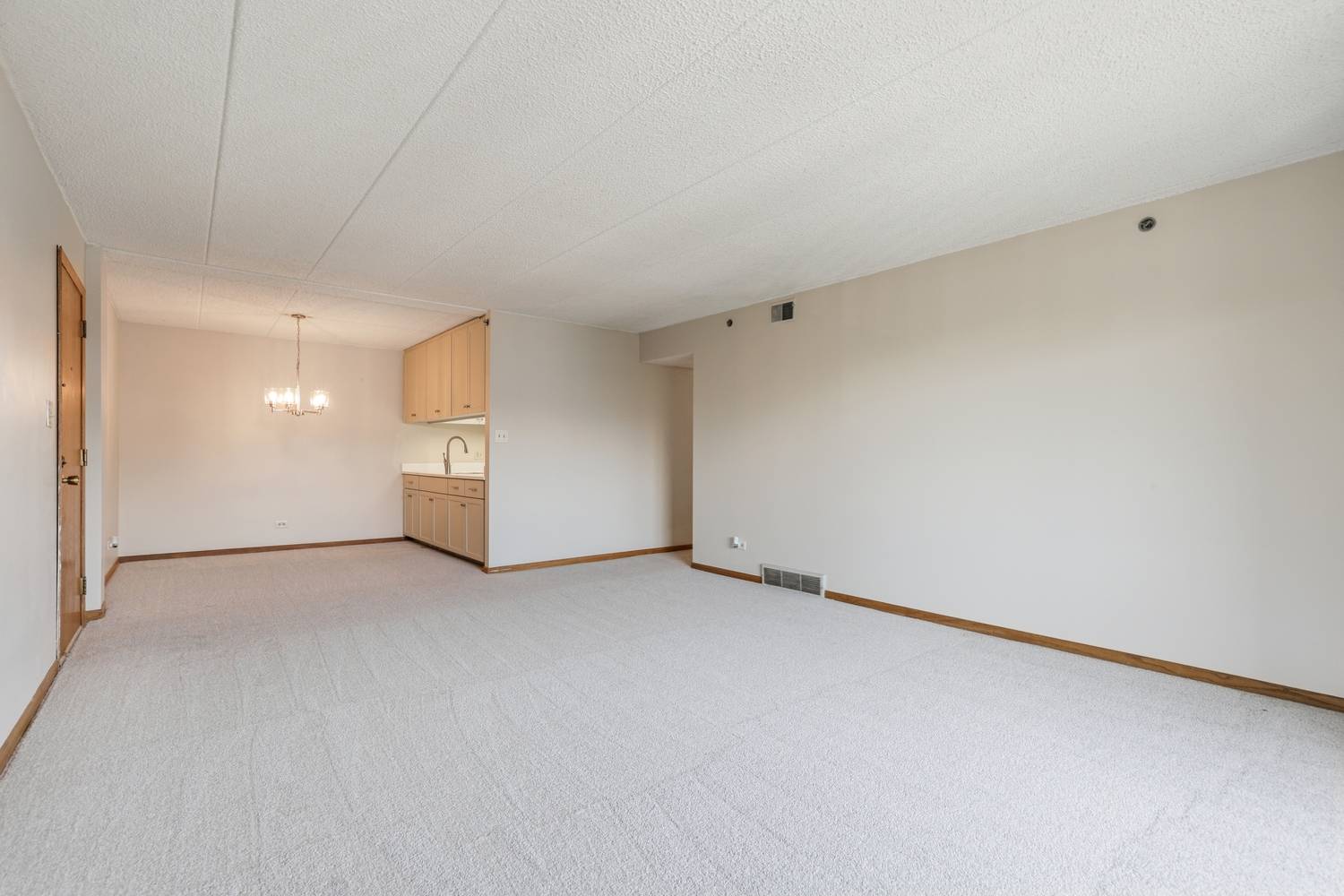 10420 Circle DR #24B, Oak Lawn, IL 60453