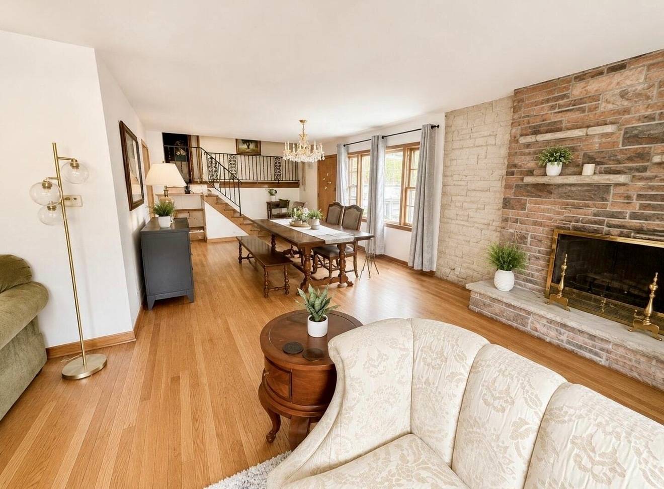 1034 Forest RD, La Grange Park, IL 60526