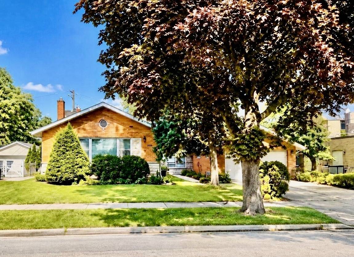 1034 Forest RD, La Grange Park, IL 60526