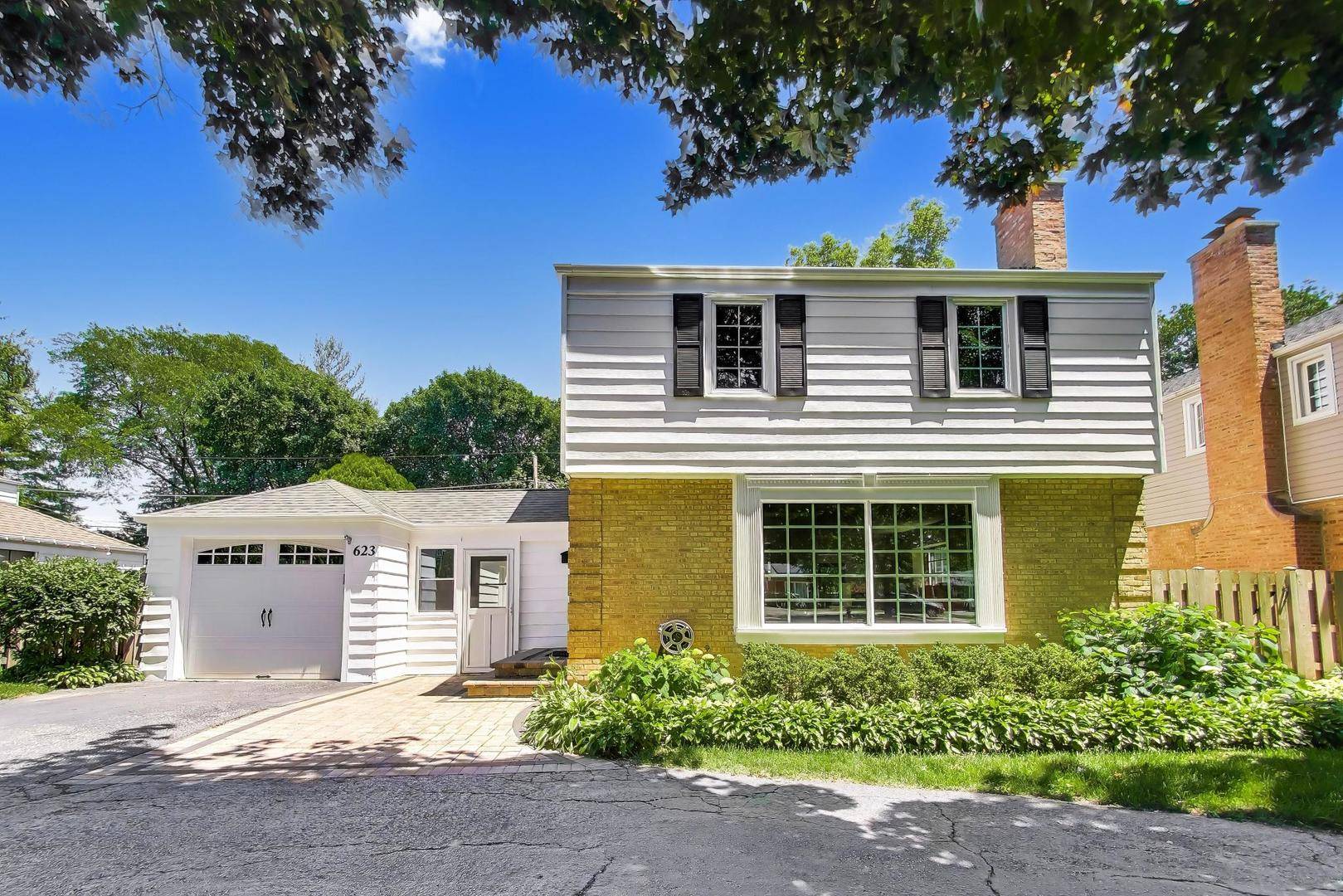 623 S Arlington Heights RD, Arlington Heights, IL 60005