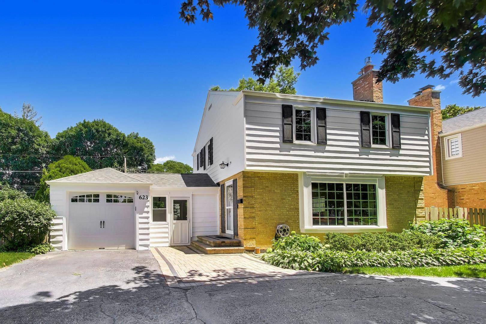 623 S Arlington Heights RD, Arlington Heights, IL 60005