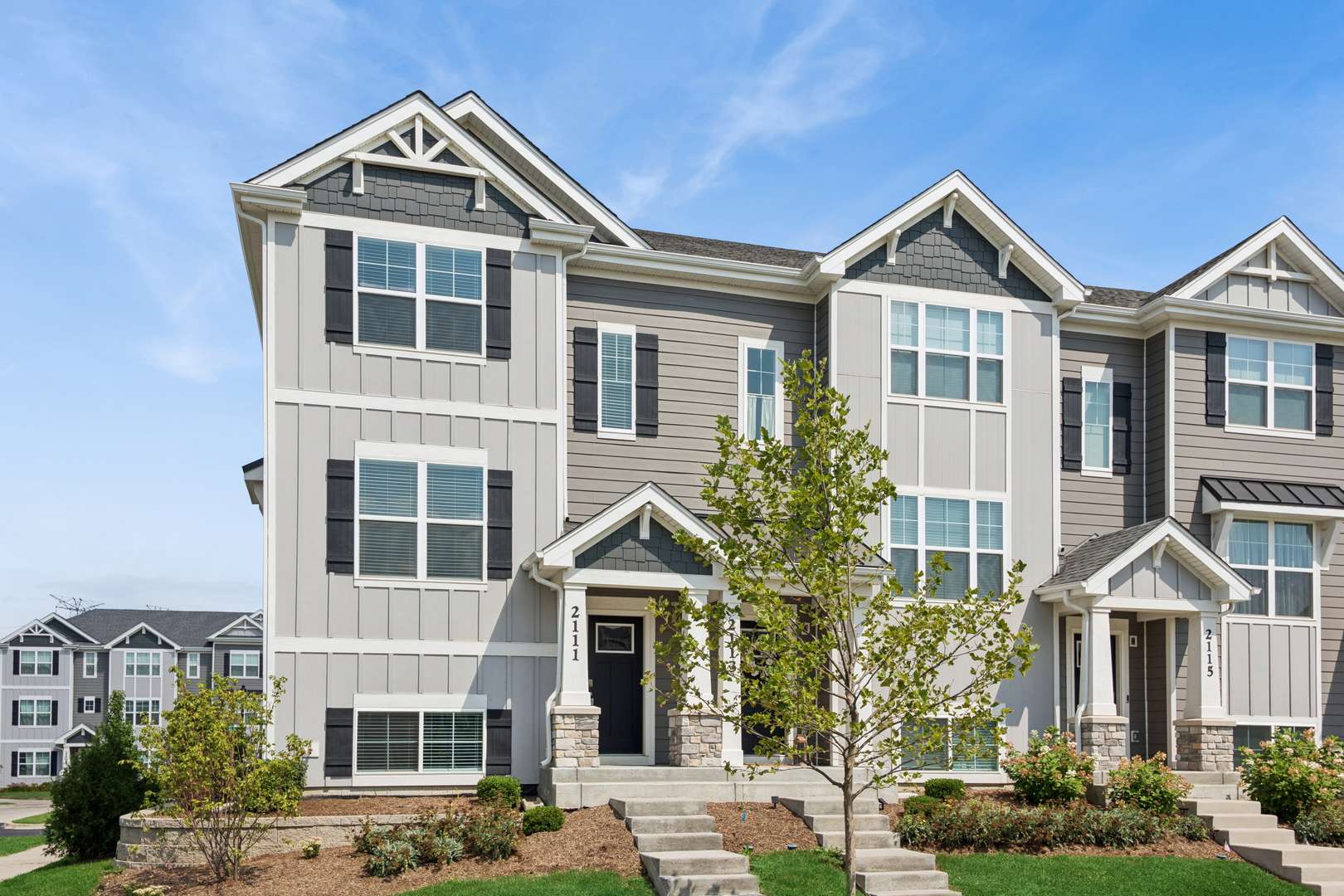 2111 Yellowstone BLVD, Mundelein, IL 60060