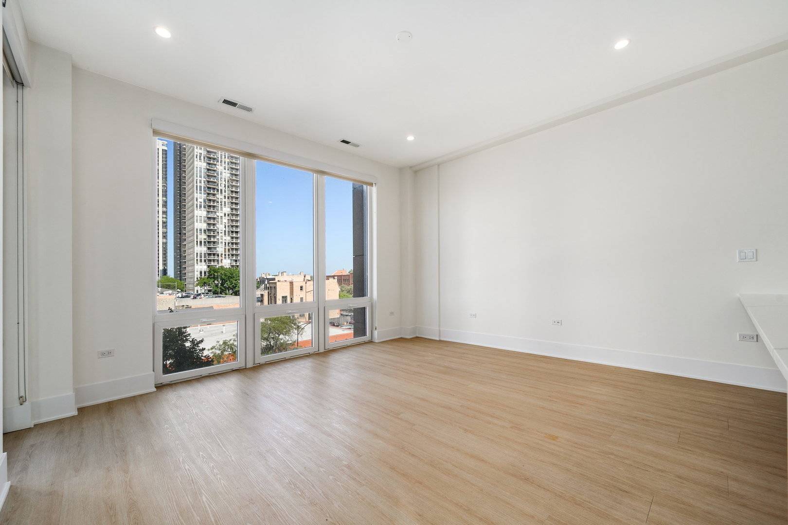 159 W North AVE #406, Chicago, IL 60610