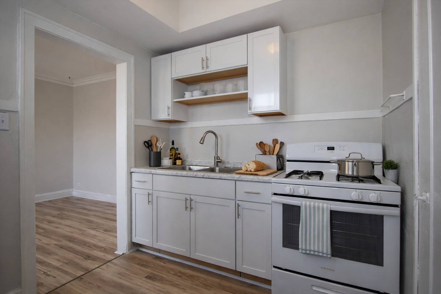 6702 S Wood ST #2B, Chicago, IL 60636