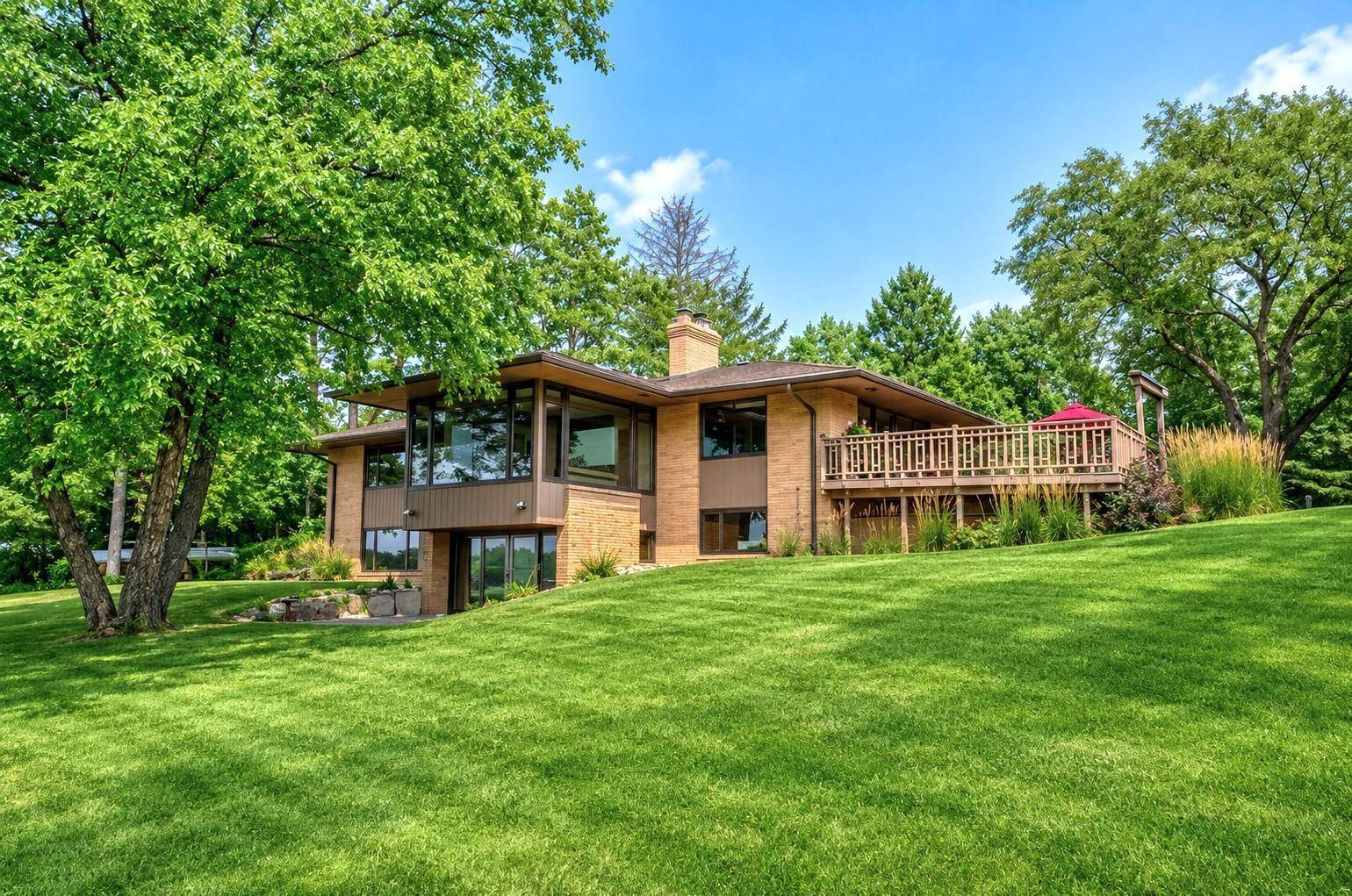 19 Dove LN, North Oaks, MN 55127