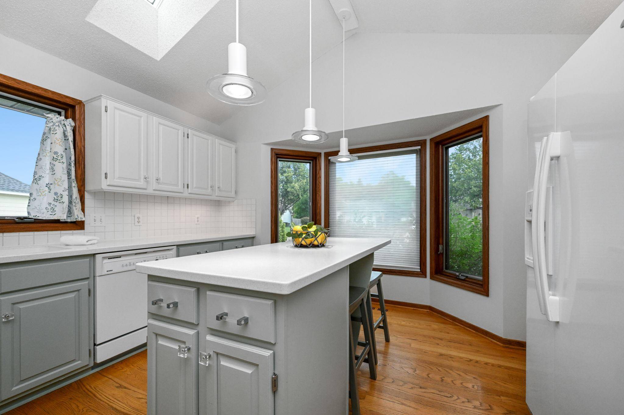 14624 Hanover LN, Apple Valley, MN 55124