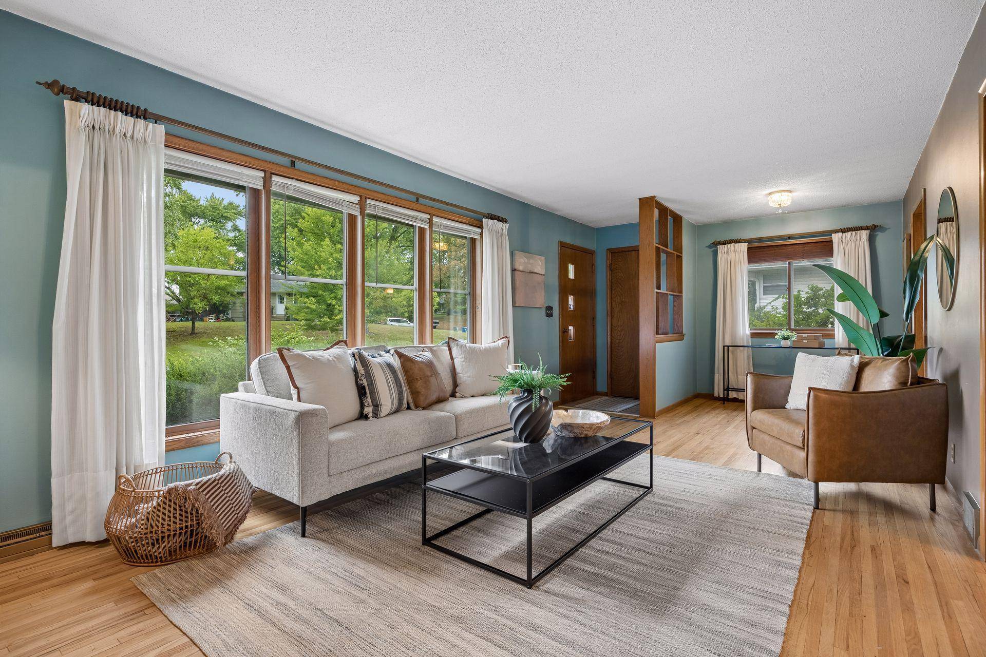 5073 Holiday RD, Minnetonka, MN 55345
