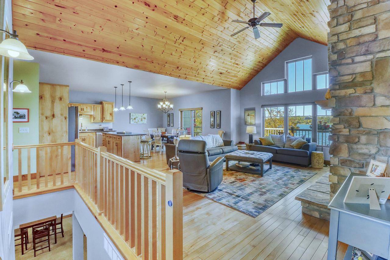 2150 Shady LN, Detroit Lakes, MN 56501