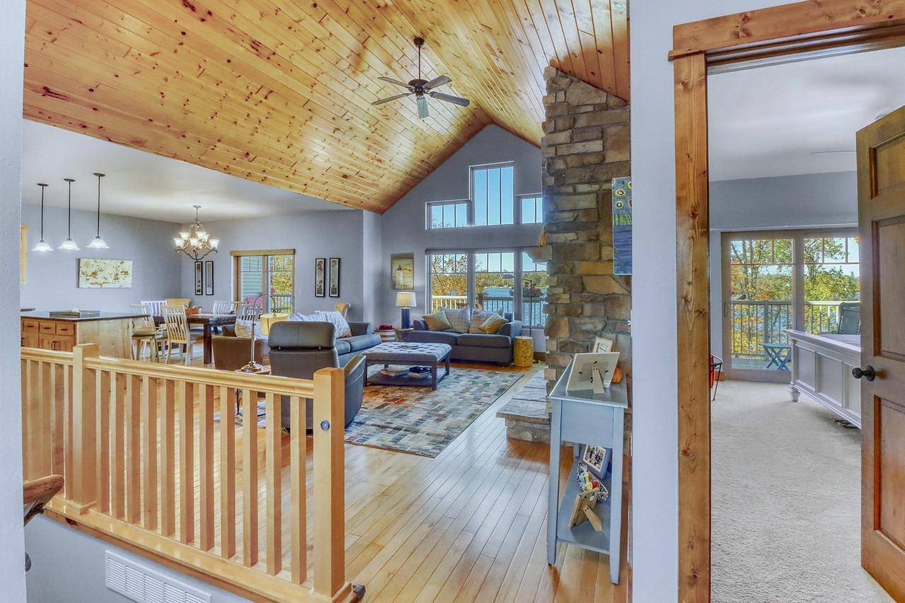 2150 Shady LN, Detroit Lakes, MN 56501