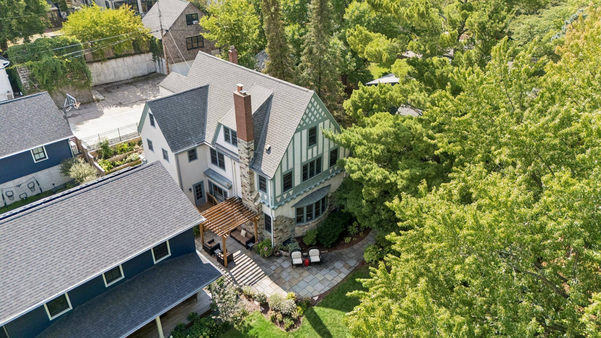 1015 W Minnehaha Pkwy, Minneapolis, MN 55419