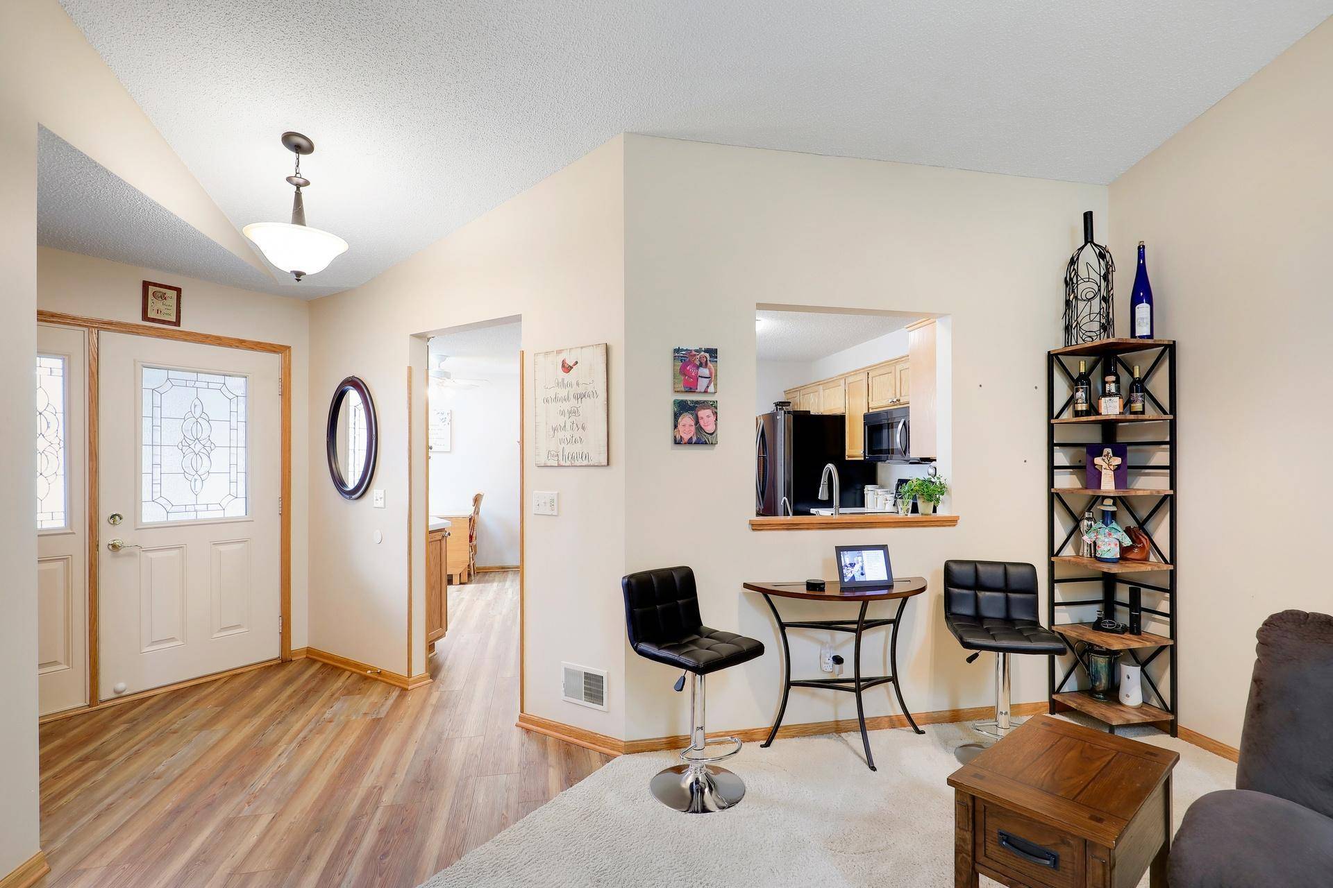 8953 Thomas LN, Woodbury, MN 55125