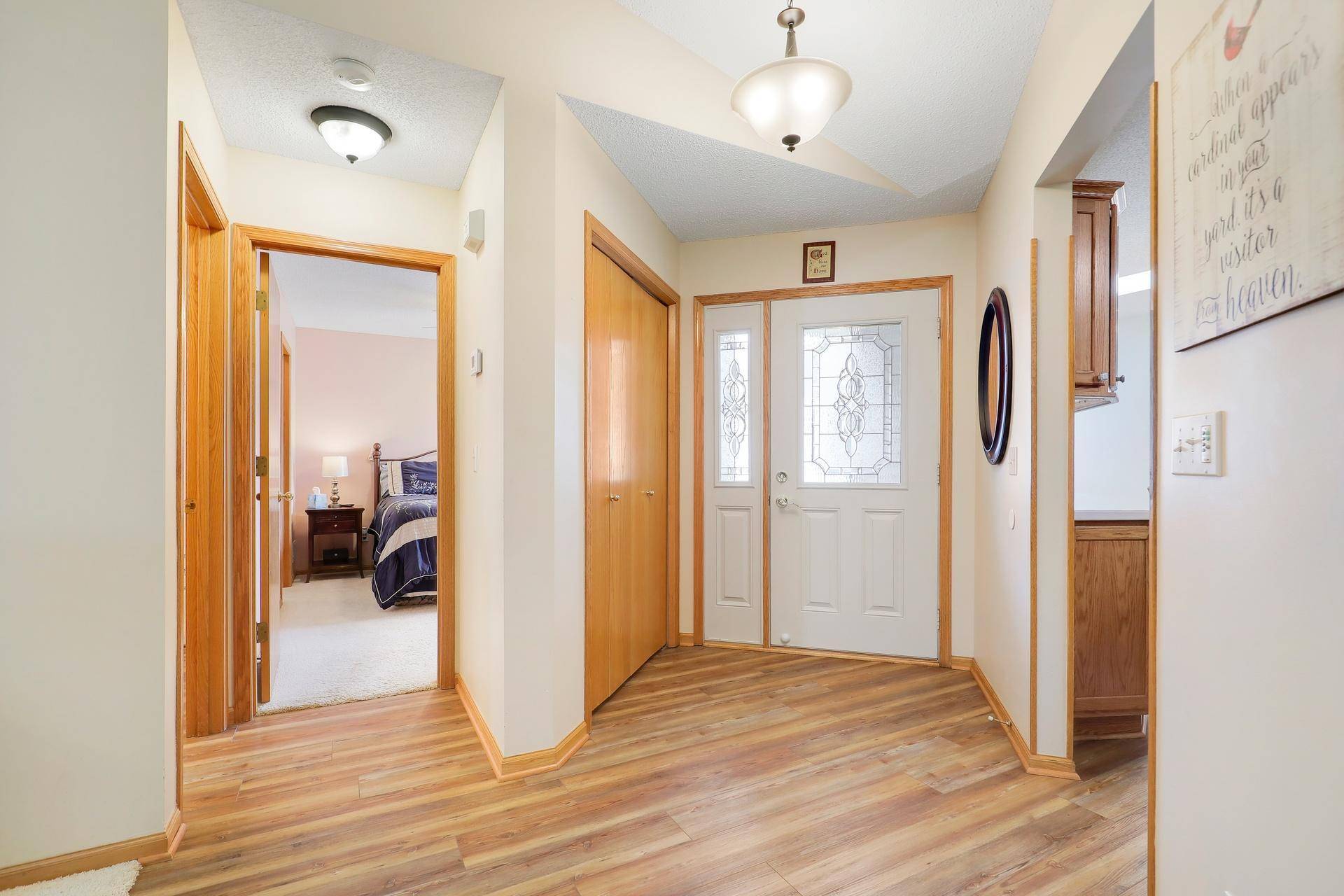8953 Thomas LN, Woodbury, MN 55125