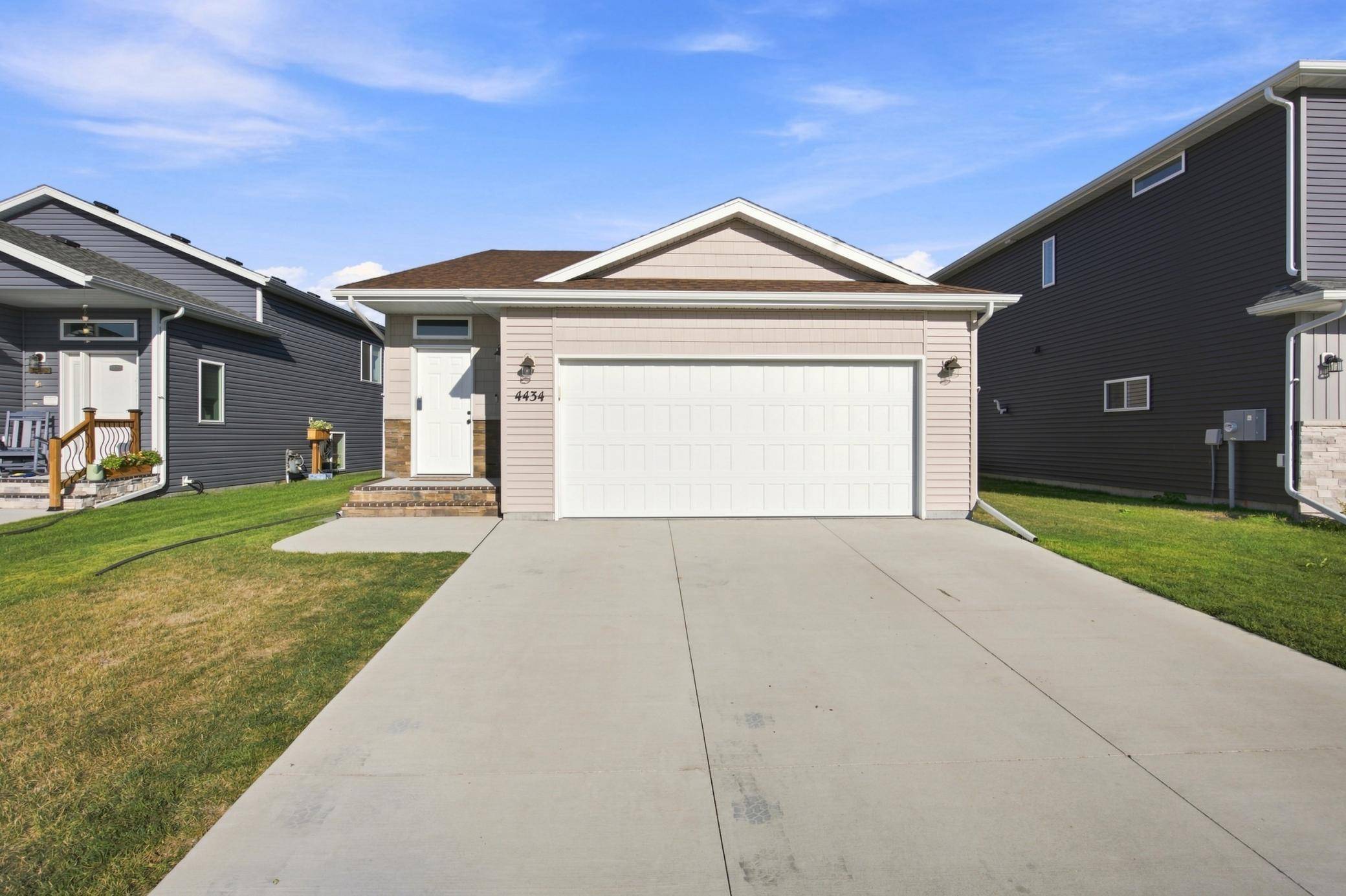 4434 19th ST S, Moorhead, MN 56560