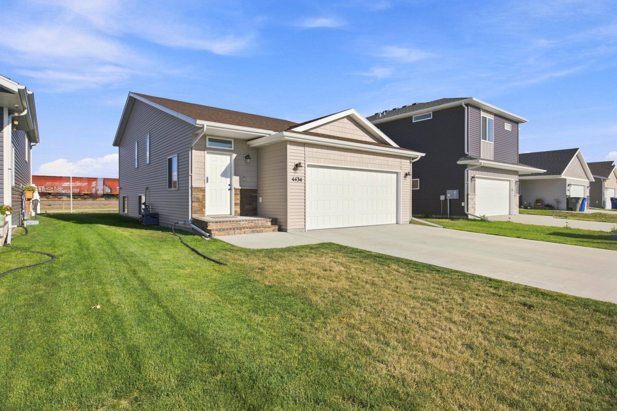 4434 19th ST S, Moorhead, MN 56560