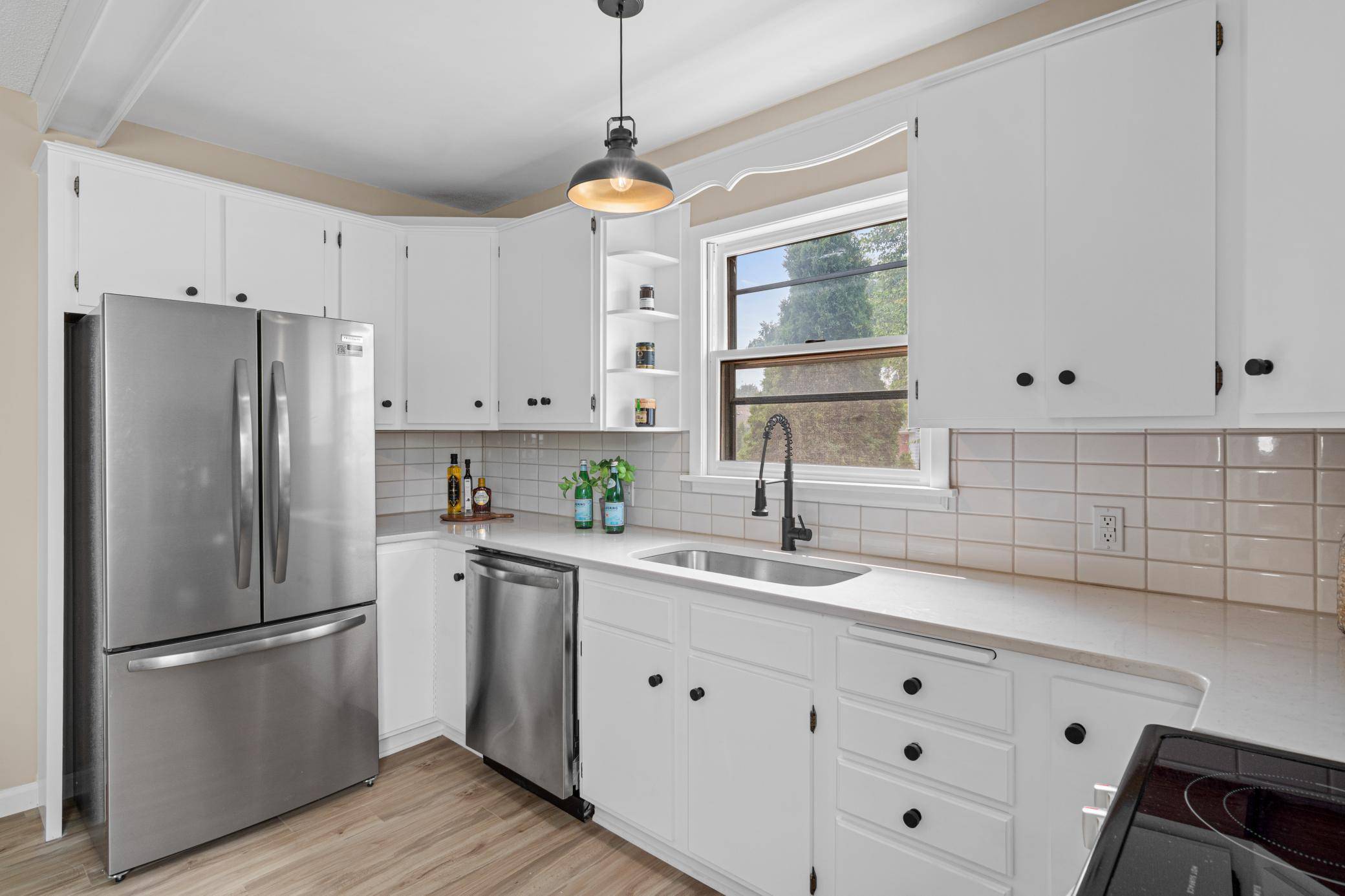1394 Mackubin ST, Saint Paul, MN 55117