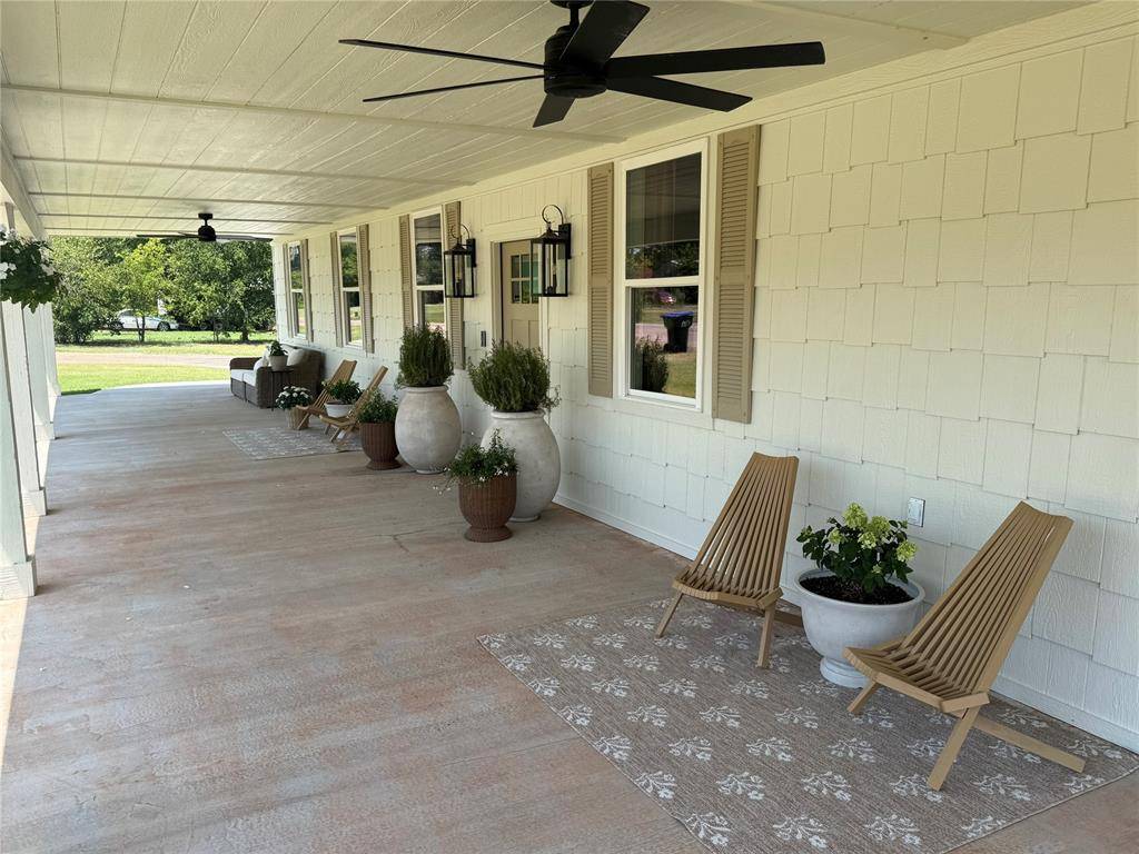 100 E 1st ST, Wellston, OK 74881