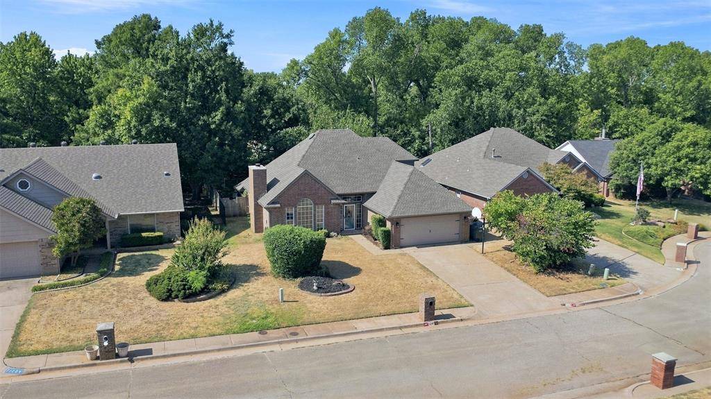 1124 Providence CT, Edmond, OK 73003