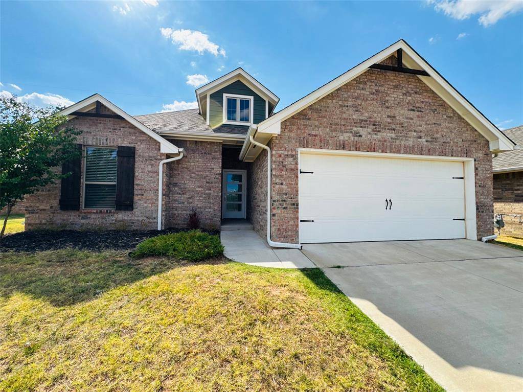 8909 Poppey PL, Yukon, OK 73099
