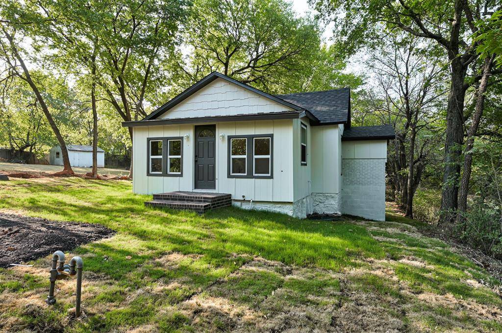 407 E 7th ST, Chandler, OK 74834