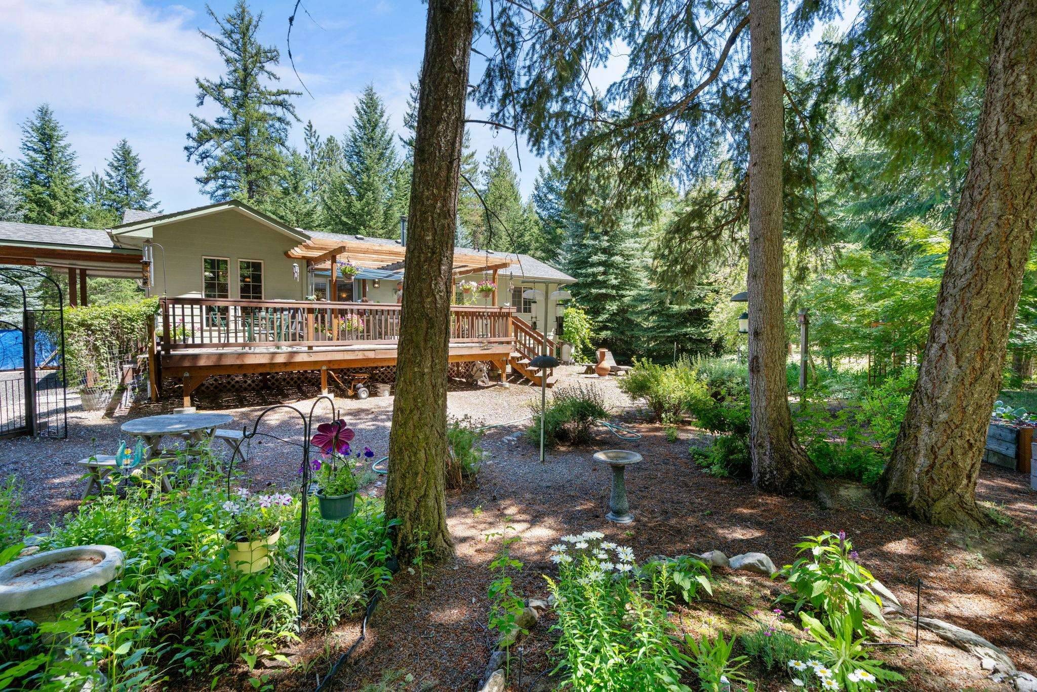 3853 White Pine Rd, Loon Lake, WA 99148