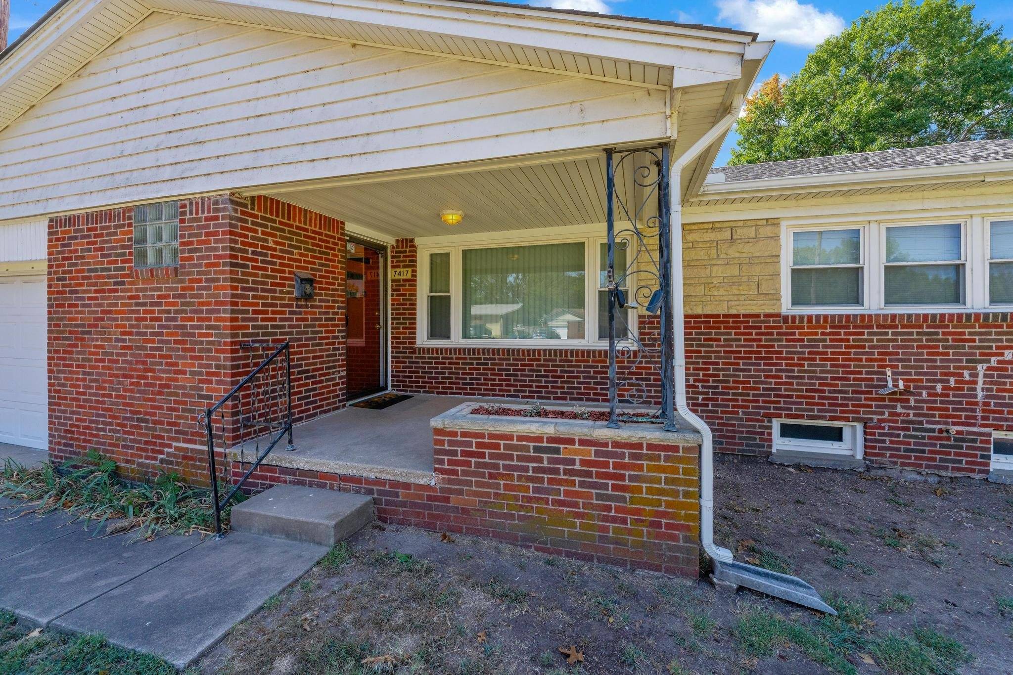 7417 E lincoln, Wichita, KS 67207