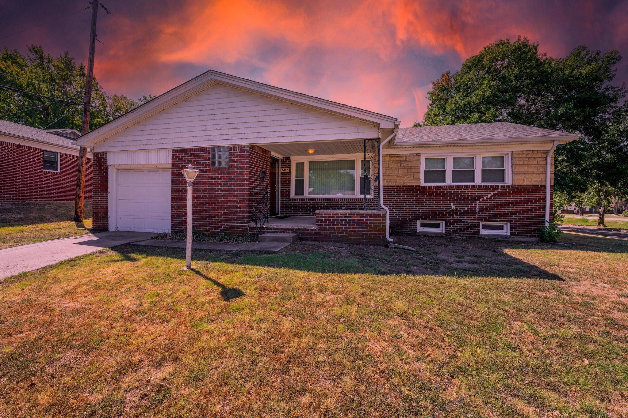 7417 E lincoln, Wichita, KS 67207