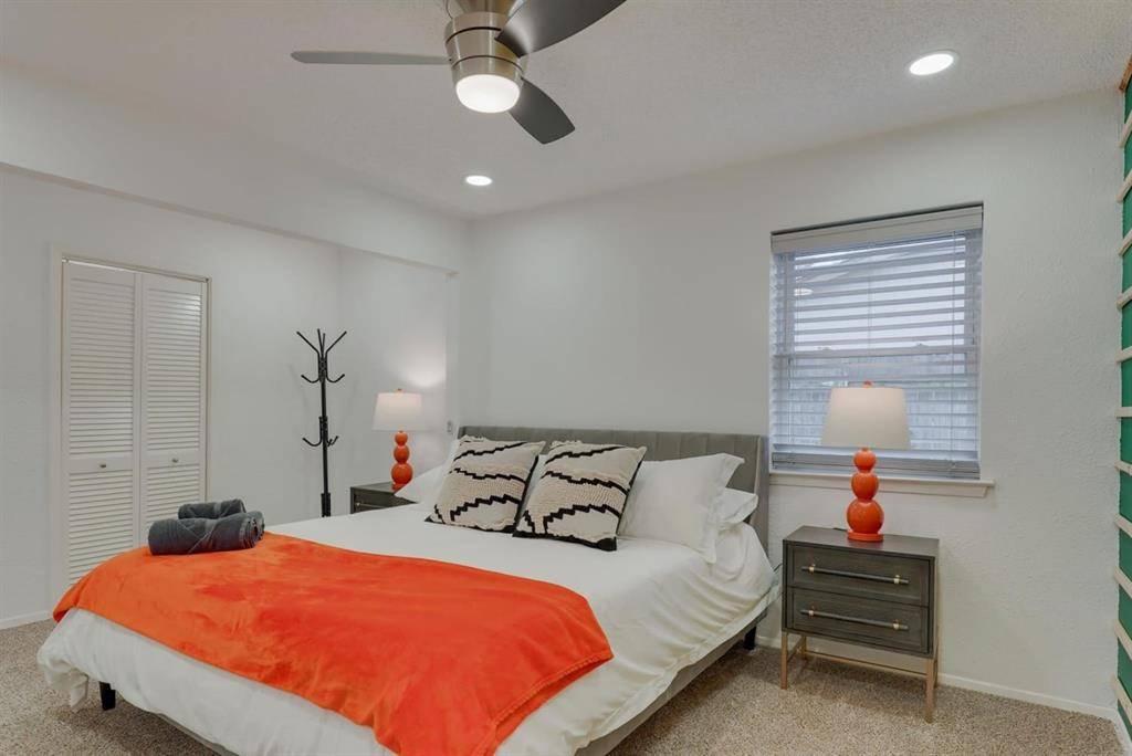 6048 Holiday Lane, North Richland Hills, TX 76180