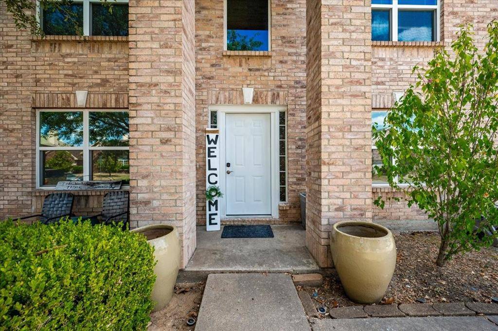 2423 Ranchview Drive, Grand Prairie, TX 75052